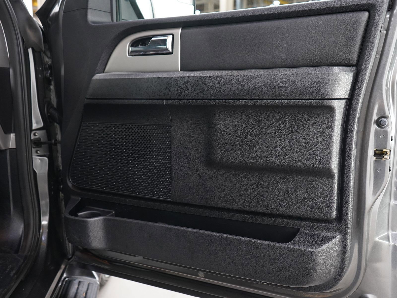Used 2017 Ford Expedition EL Limited AWD/4WD image 9