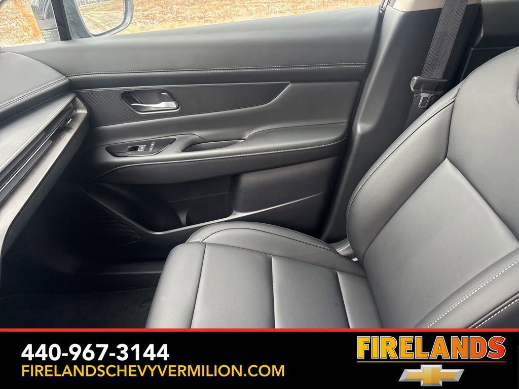 Used 2025 Nissan Murano SV image 16