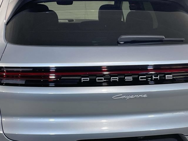 New 2026 Porsche Cayenne AWD/4WD image 9