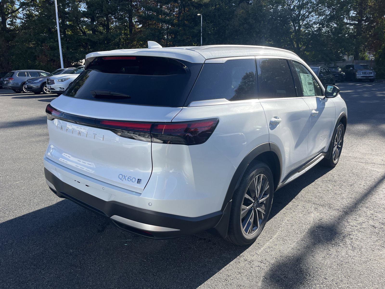 New 2026 INFINITI QX60 Luxe w/ Cargo Package image 3