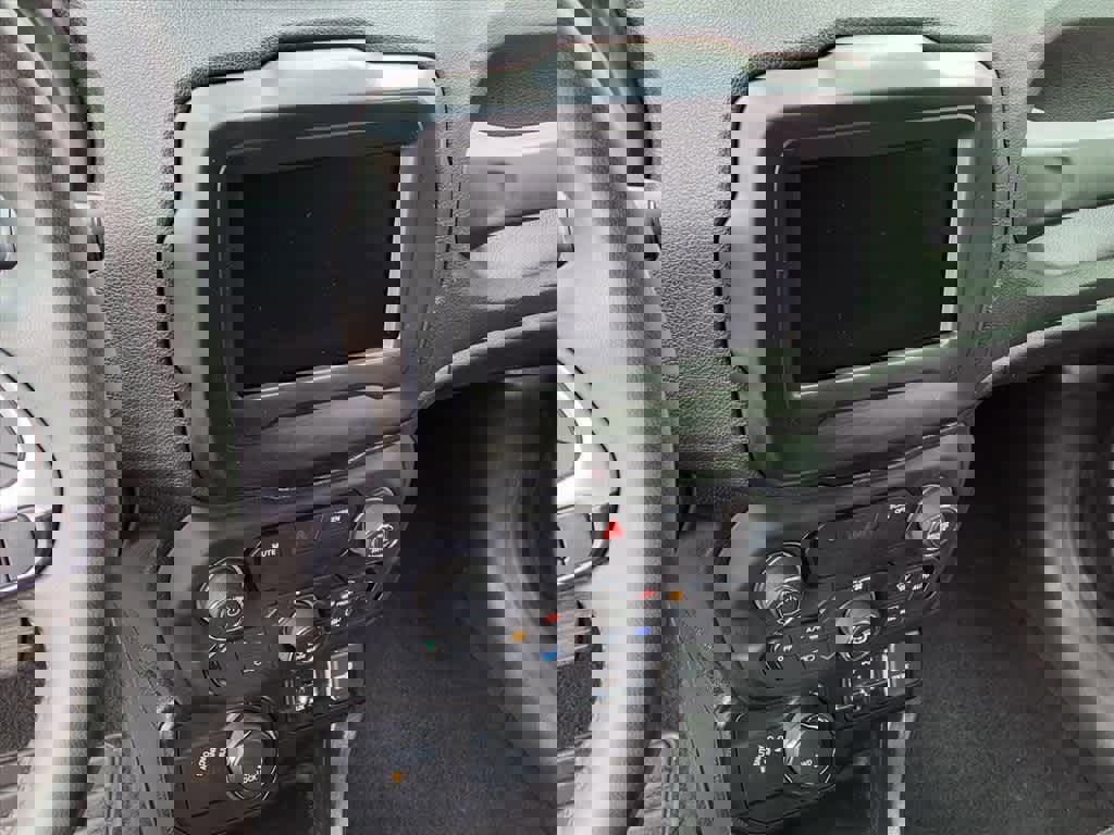 Used 2018 Jeep Renegade Latitude image 20