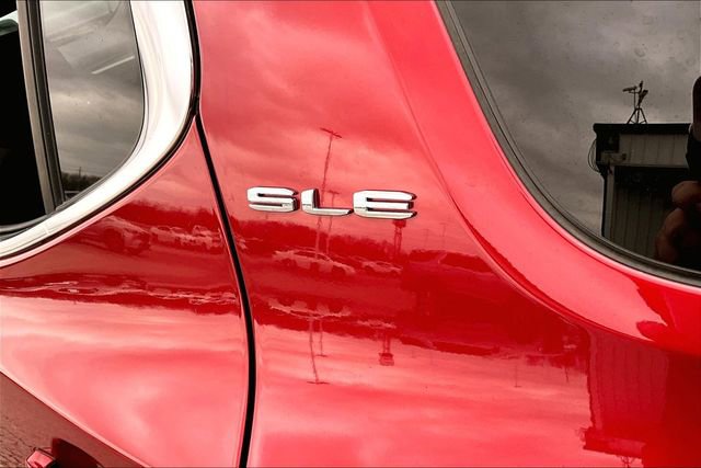 Used 2023 GMC Acadia SLE w/ Driver Convenience Package image 24