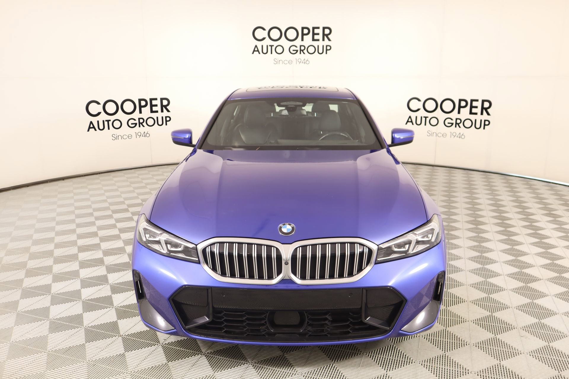 Used 2023 BMW 330i xDrive Sedan w/ M Sport Package image 10