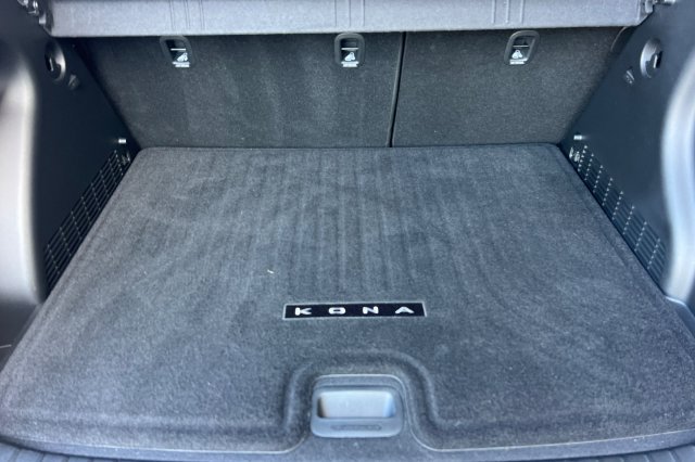 Certified 2025 Hyundai Kona Limited FWD image 19