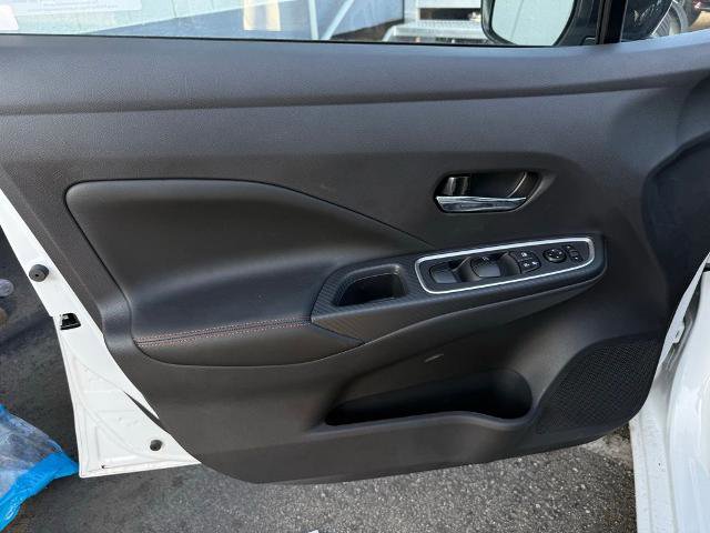 New 2025 Nissan Versa SR w/ Trunk Package FWD image 18