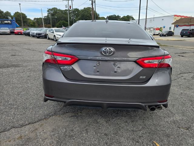 Used 2020 Toyota Camry SE image 6