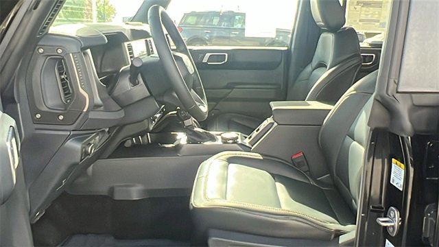 New 2025 Ford Bronco Badlands image 16