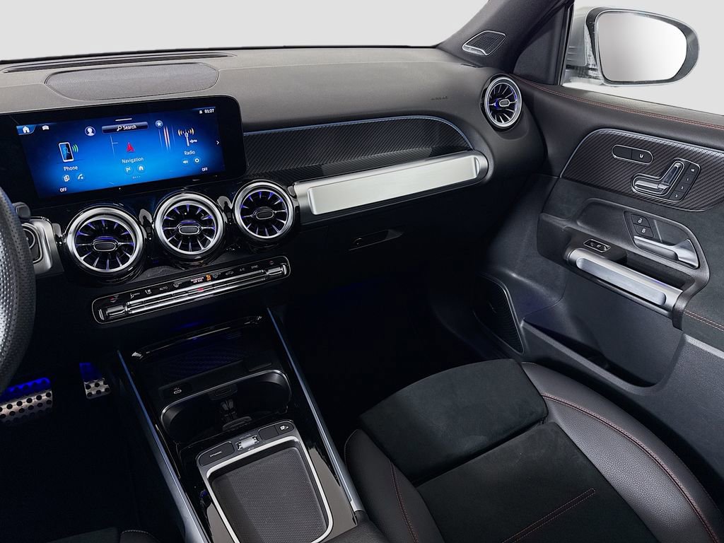 Used 2024 Mercedes-Benz GLB 35 AMG 4MATIC w/ Exclusive Package image 24