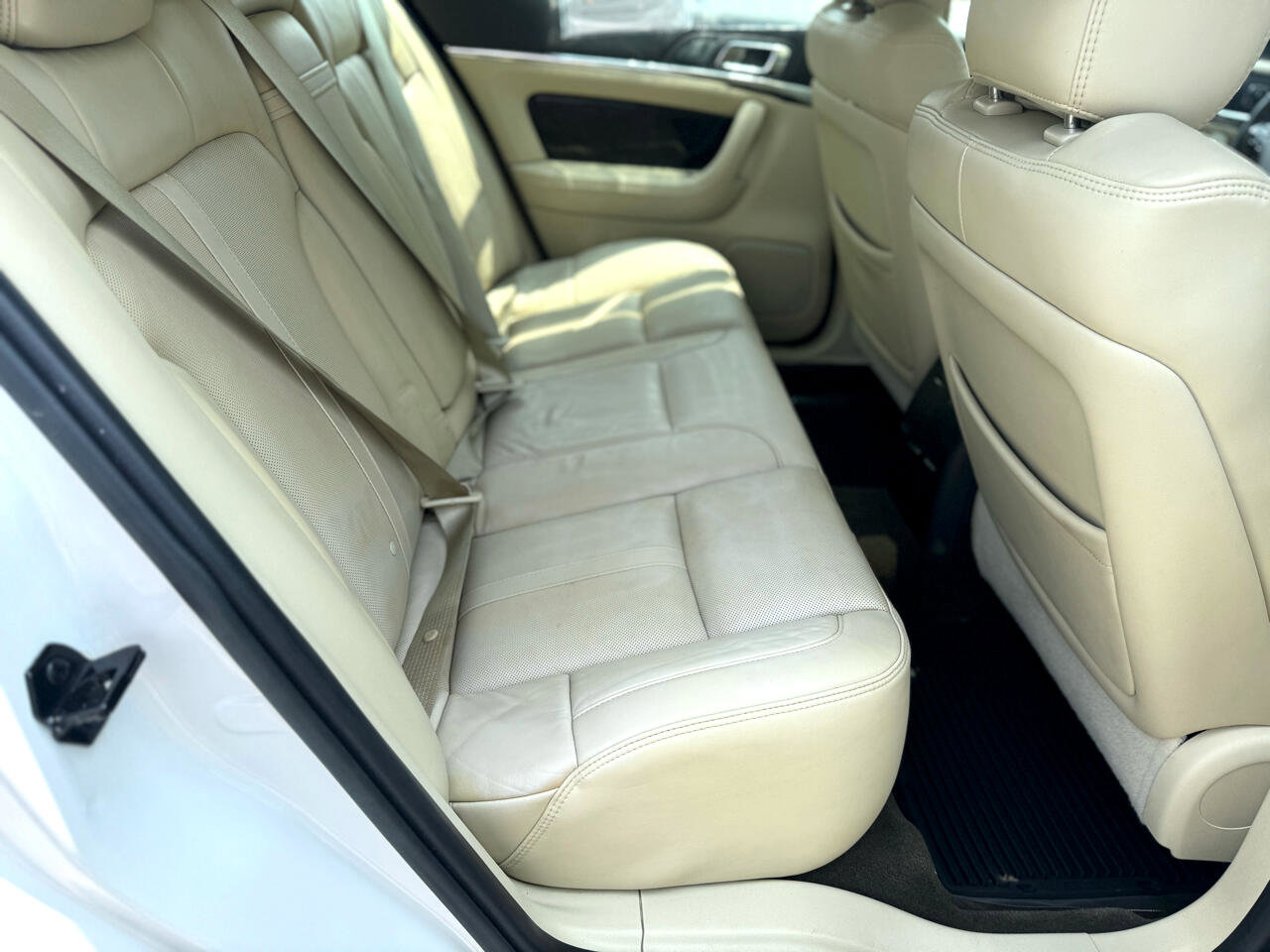 Used 2014 Lincoln MKS AWD w/ Equipment Group 101A image 28