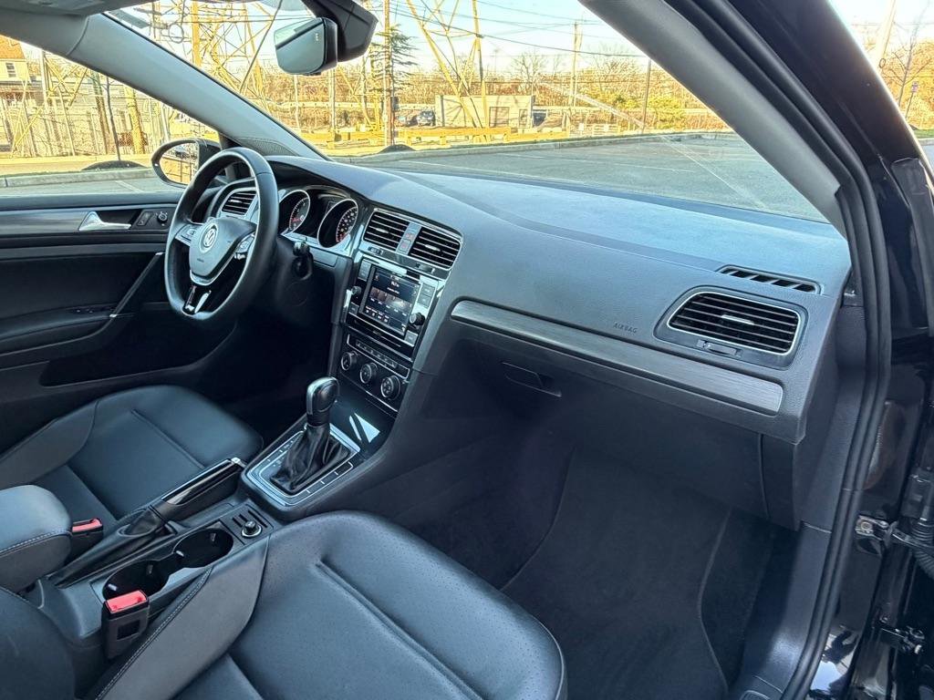 Used 2020 Volkswagen Golf 4-Door image 19