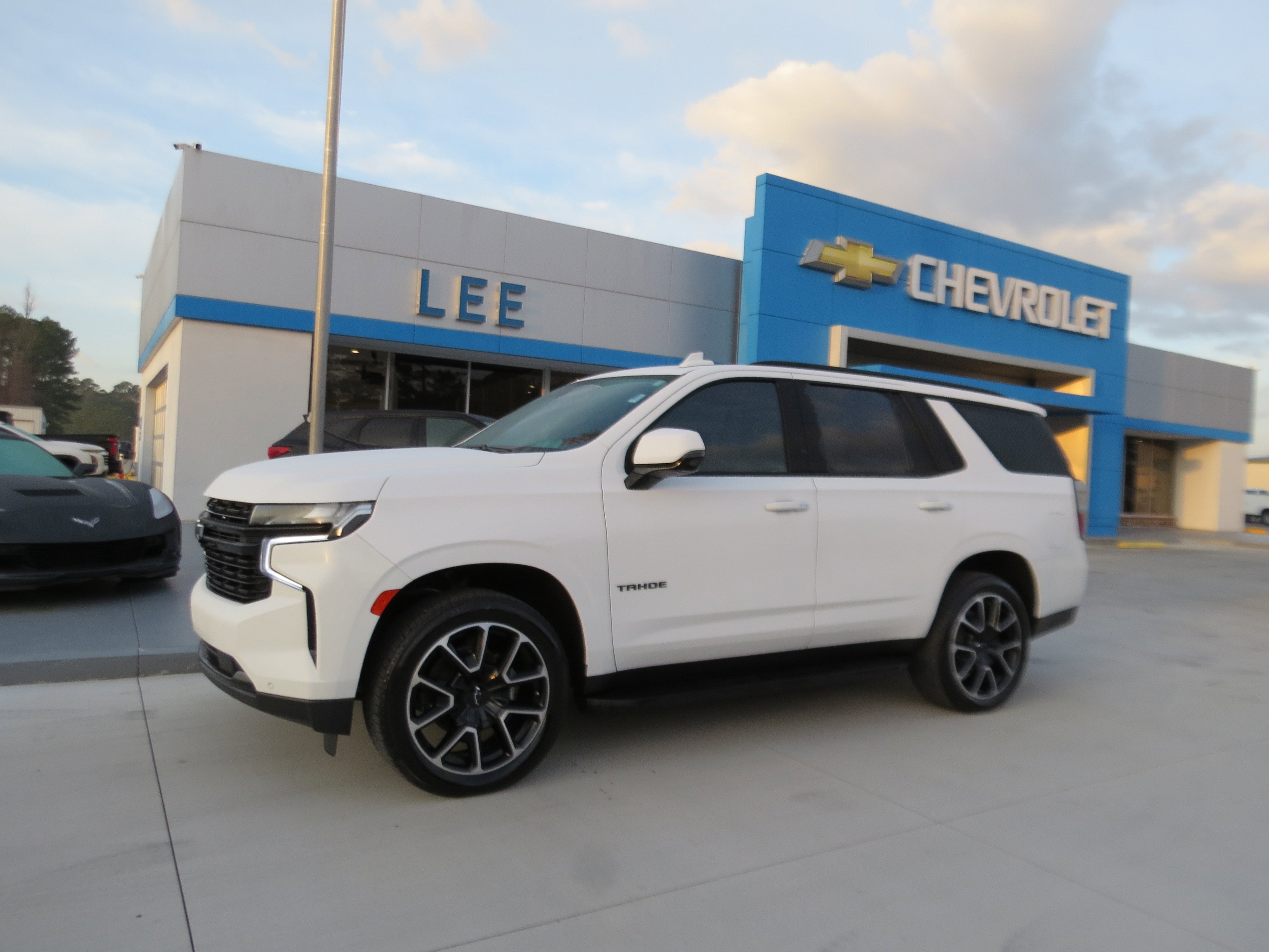 Used 2024 Chevrolet Tahoe RST w/ Luxury Package image 1