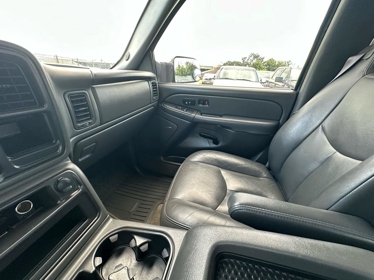 Used 2004 Chevrolet Silverado 2500 LT w/ Skid Plate Package AWD/4WD image 64