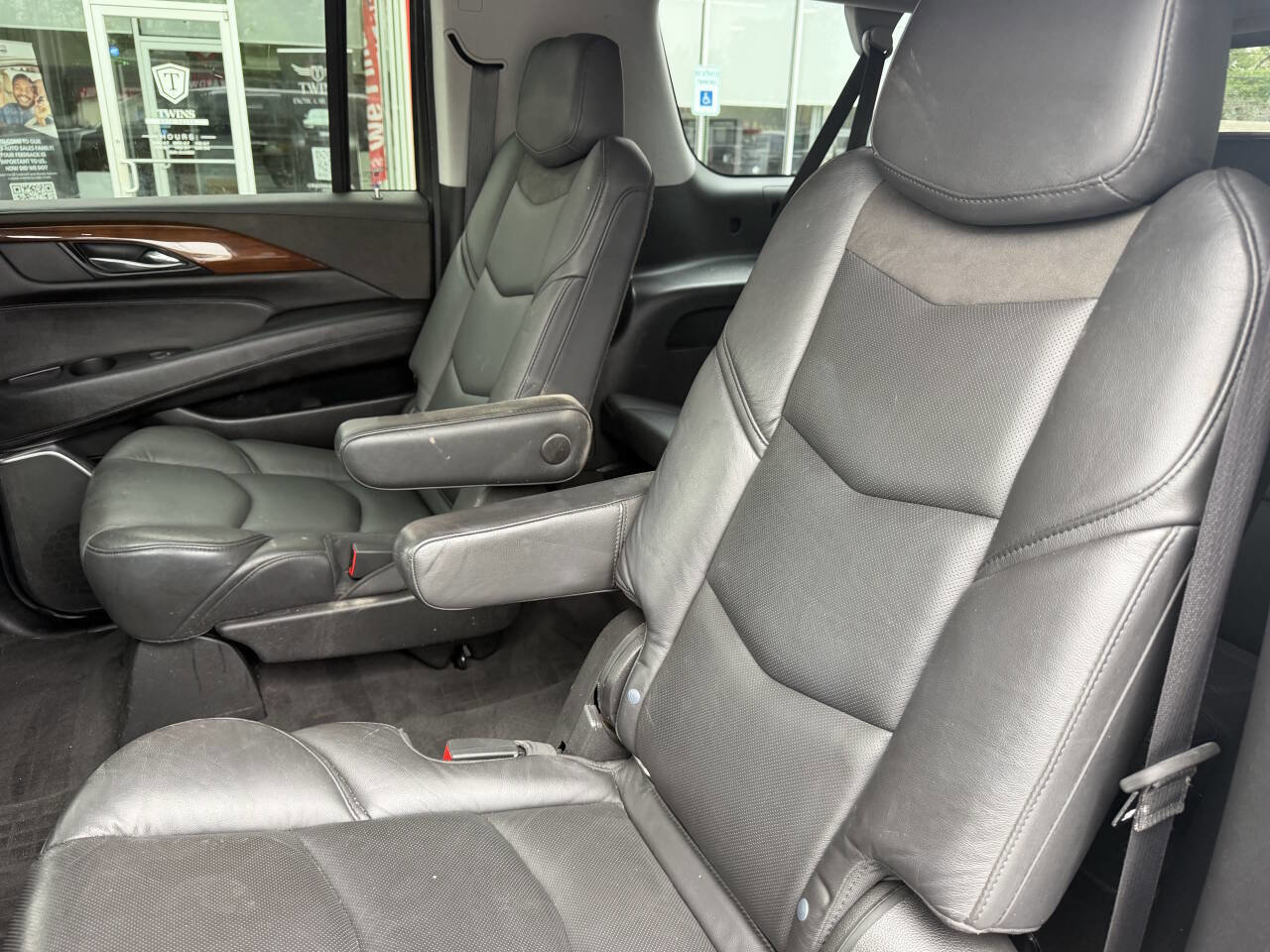 Used 2020 Cadillac Escalade ESV Premium Luxury w/ Escalade Sport Edition AWD/4WD image 19