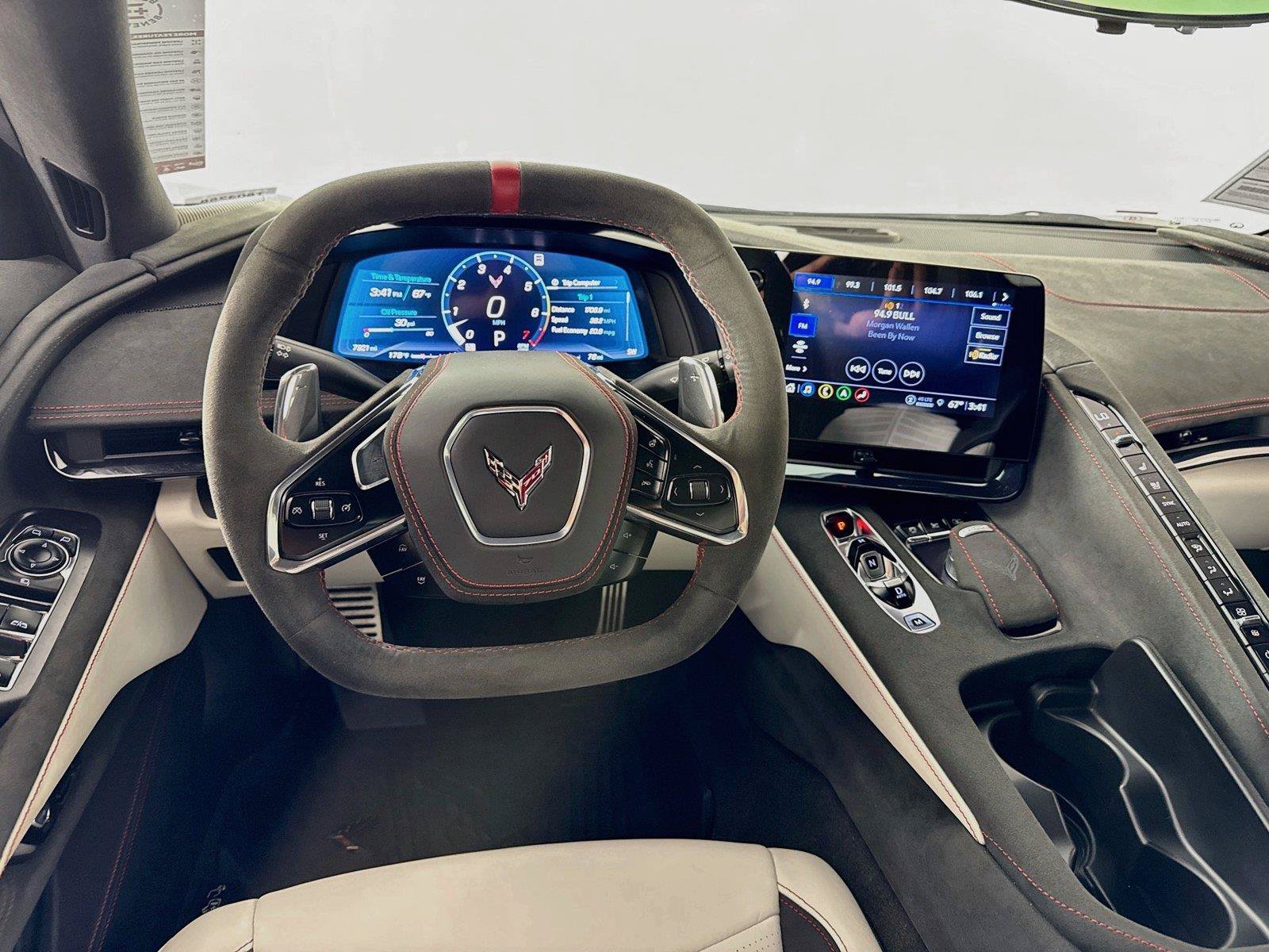 Used 2023 Chevrolet Corvette Stingray Premium Conv w/ Z51 Performance Package RWD image 33