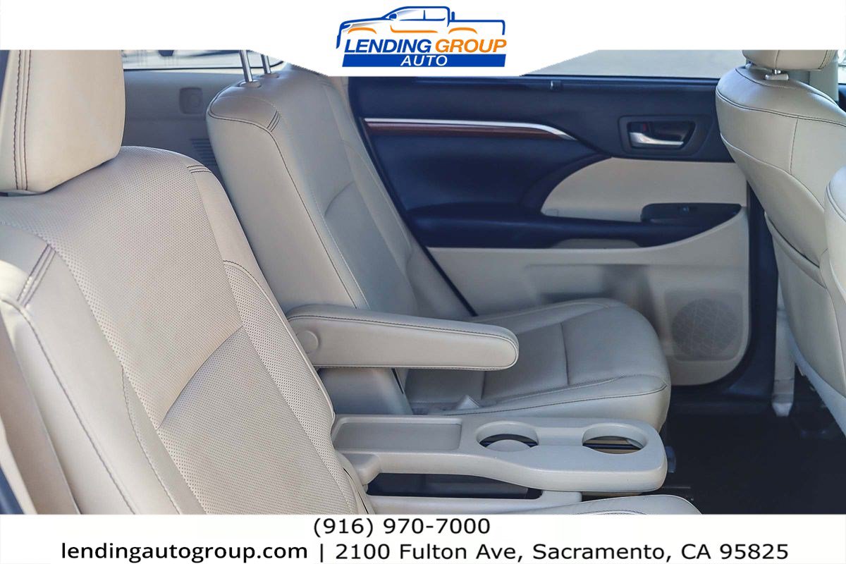 Used 2019 Toyota Highlander Limited image 16