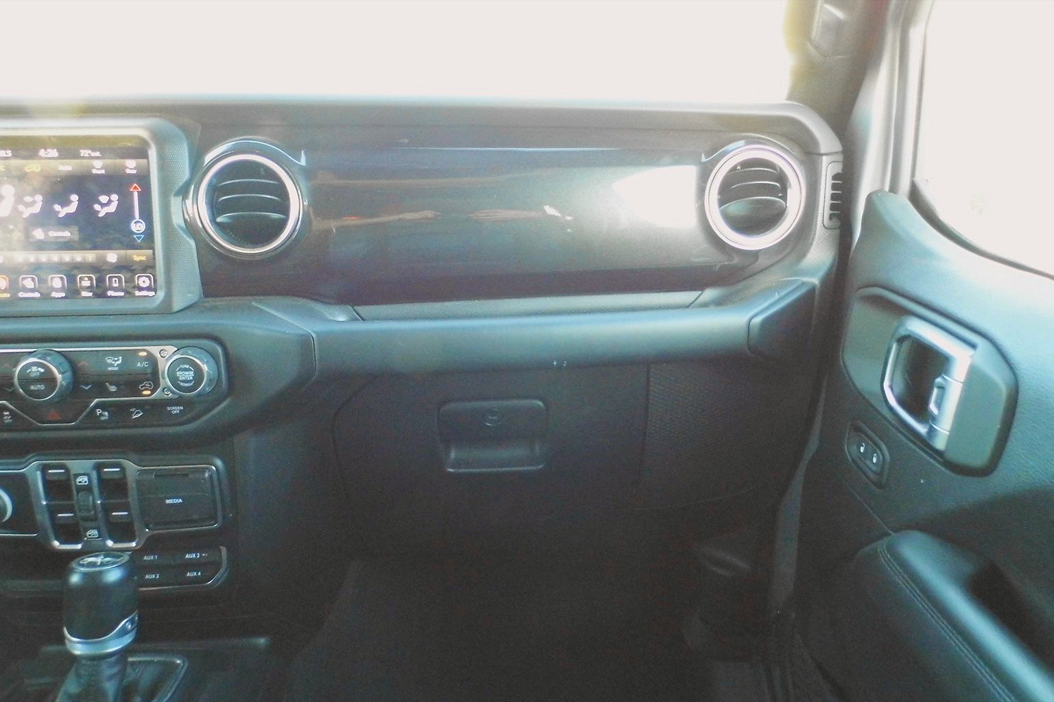 Used 2020 Jeep Wrangler Unlimited Sahara image 20