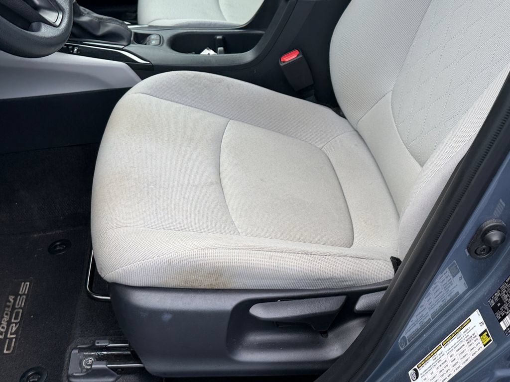 Used 2023 Toyota Corolla Cross L AWD/4WD image 21