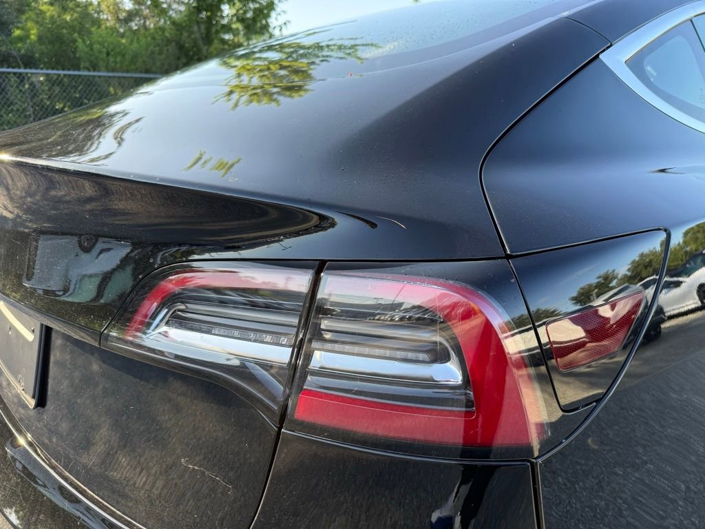 Used 2018 Tesla Model 3 Mid Range RWD image 11