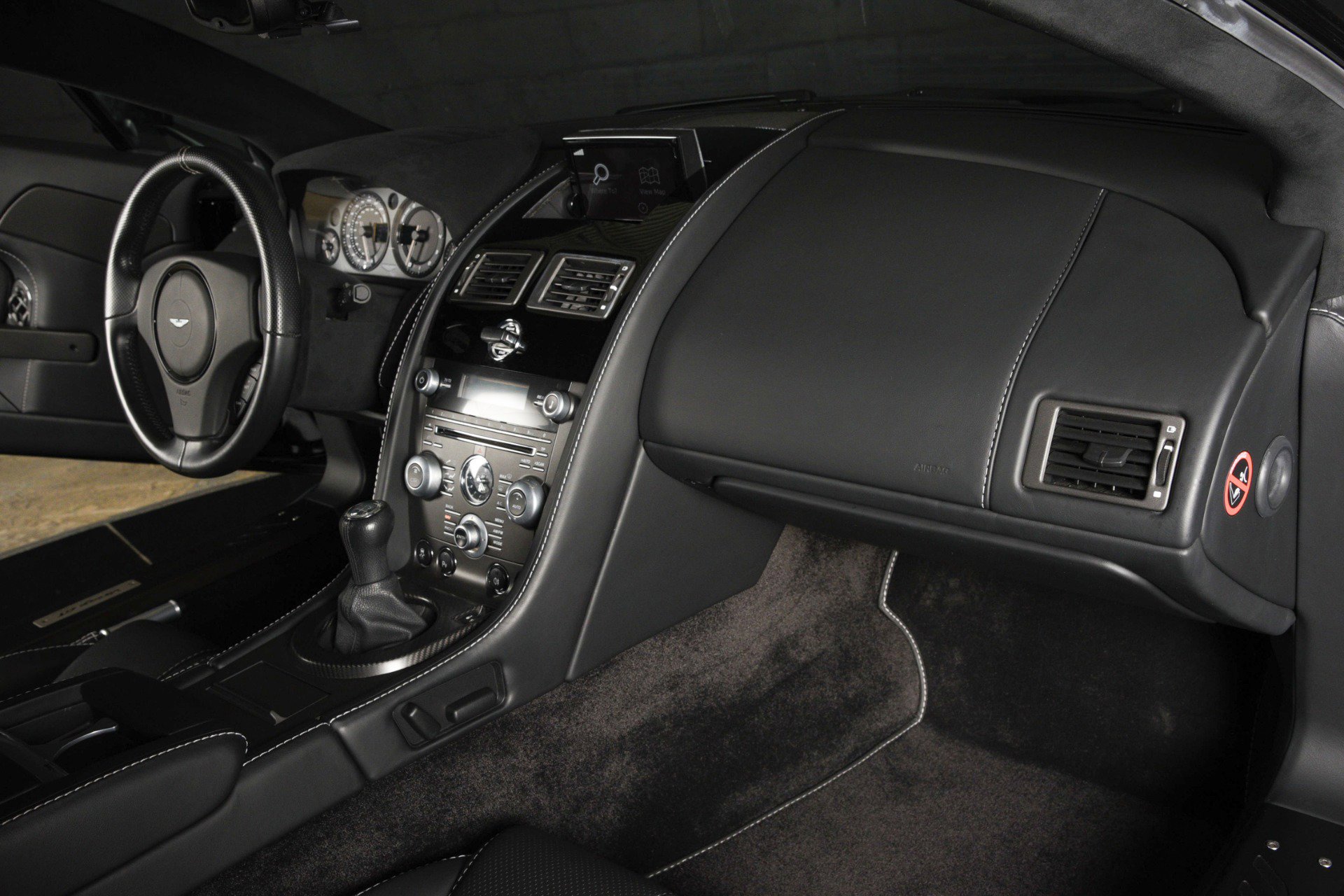 Used 2015 Aston Martin V8 Vantage GT image 19