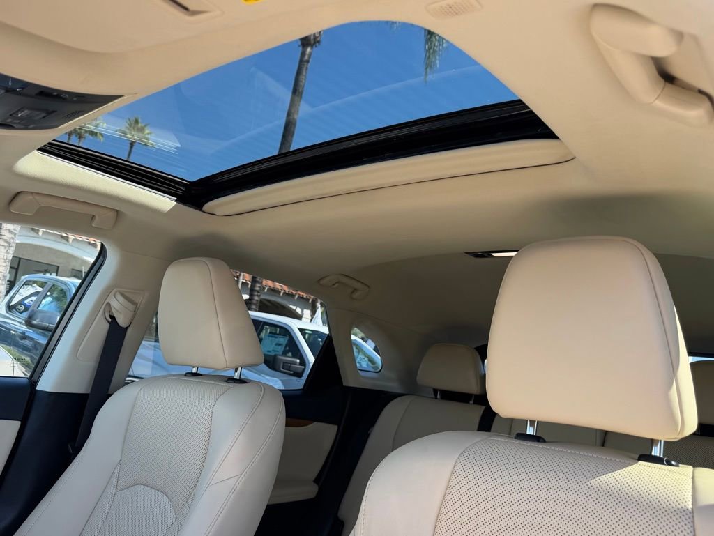 Used 2022 Lexus RX 350 FWD w/ Premium Package image 18