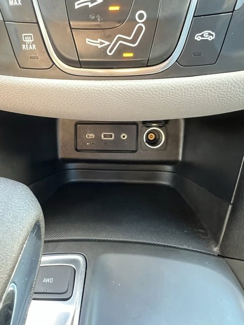 Used 2022 Chevrolet Equinox LS w/ LS Convenience Package image 35