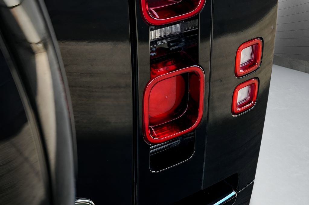 Used 2022 Land Rover Defender 110 XS Edition image 27