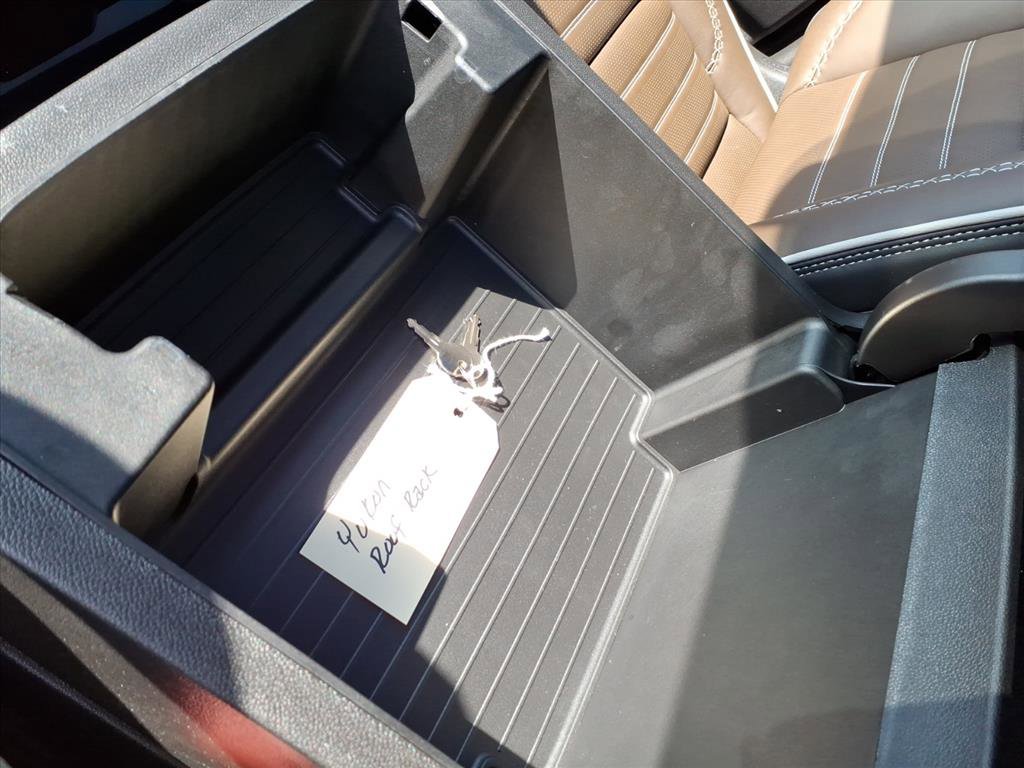 Used 2025 GMC Yukon Denali Ultimate w/ LPO, Floor Liner Package image 27