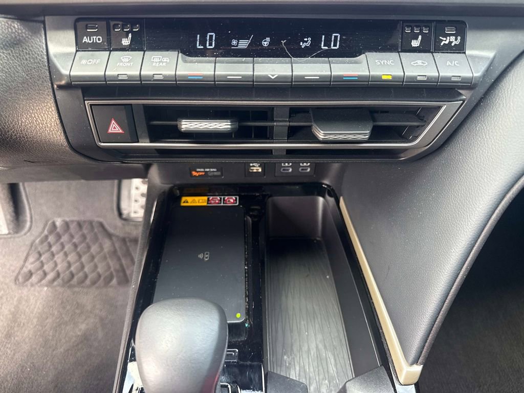 Used 2025 Toyota Camry XSE FWD image 23