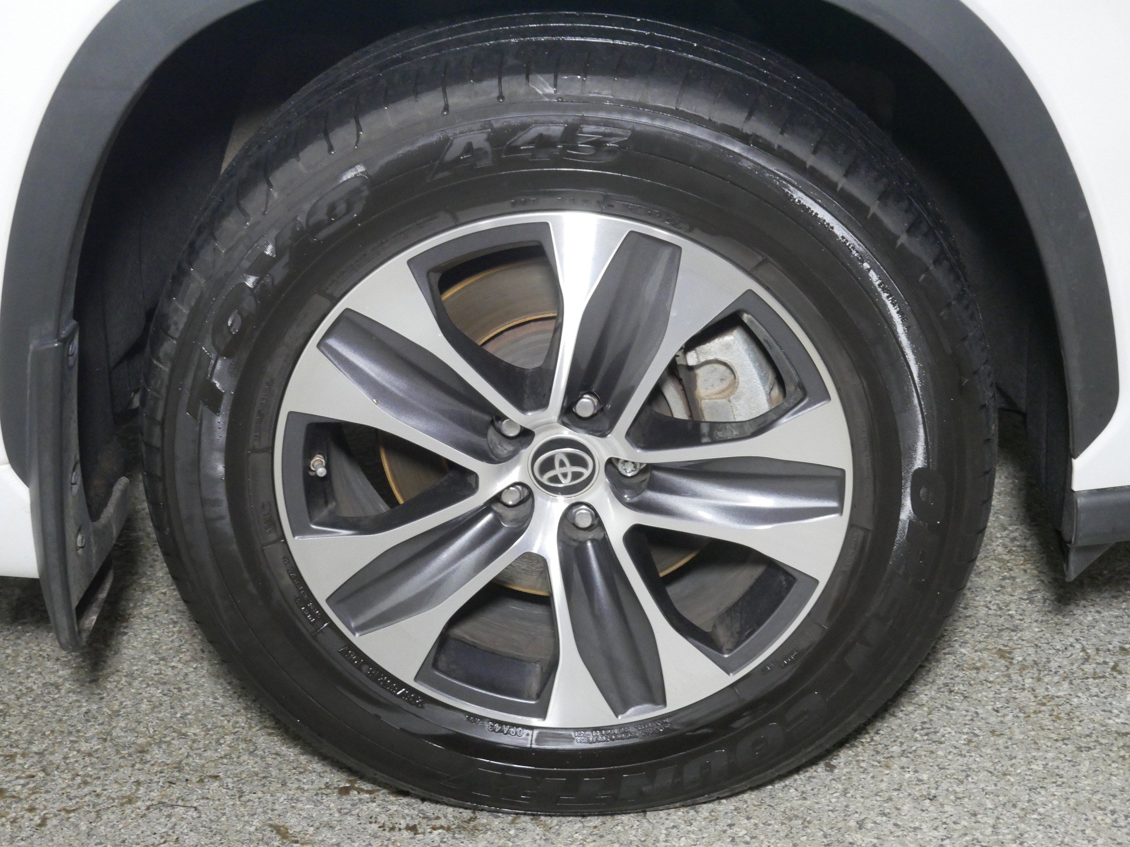 Used 2022 Toyota Highlander XLE image 15