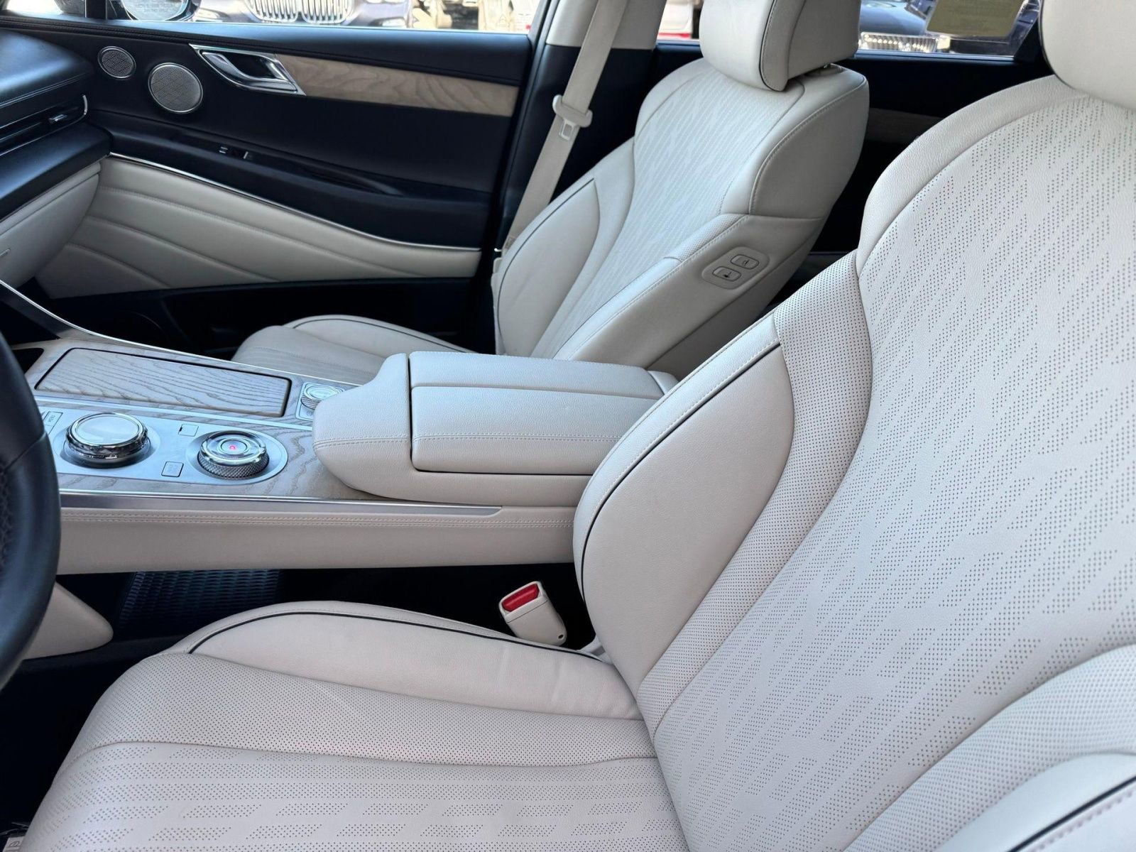 Used 2024 Genesis GV80 2.5T w/ Advanced Package image 18