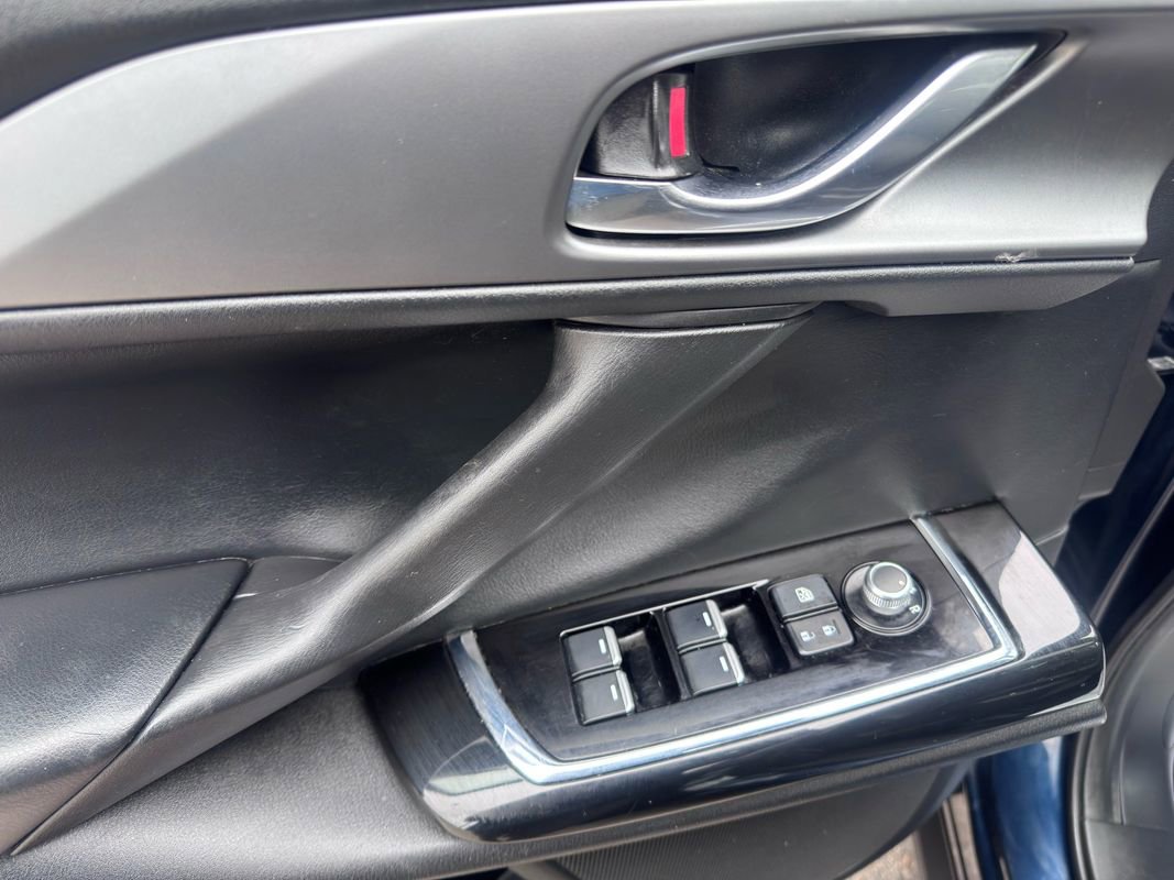 Used 2023 MAZDA CX-9 Touring image 10