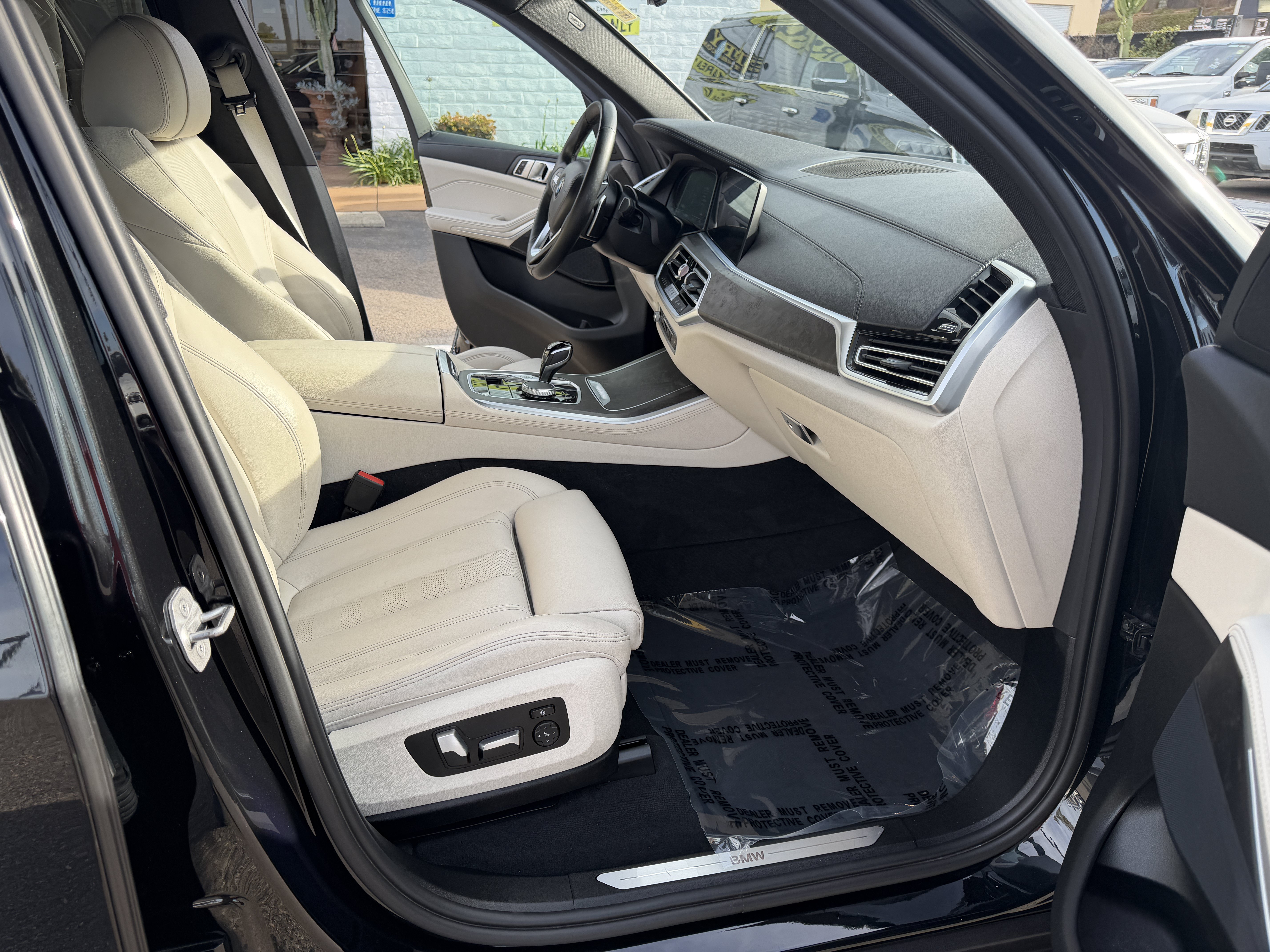 Used 2022 BMW X5 xDrive40i w/ Climate Comfort Package AWD/4WD image 17
