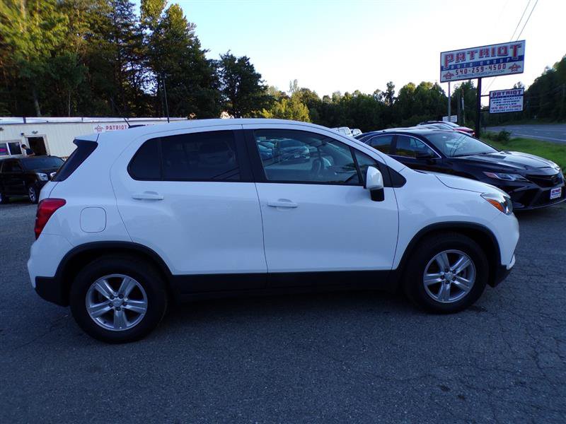 Used 2020 Chevrolet Trax LS w/ Fleet Convenience Package FWD image 11
