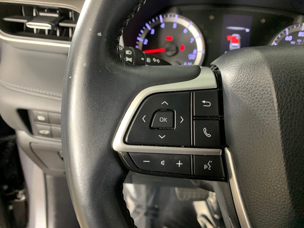 Used 2022 Toyota Highlander LE AWD/4WD image 20