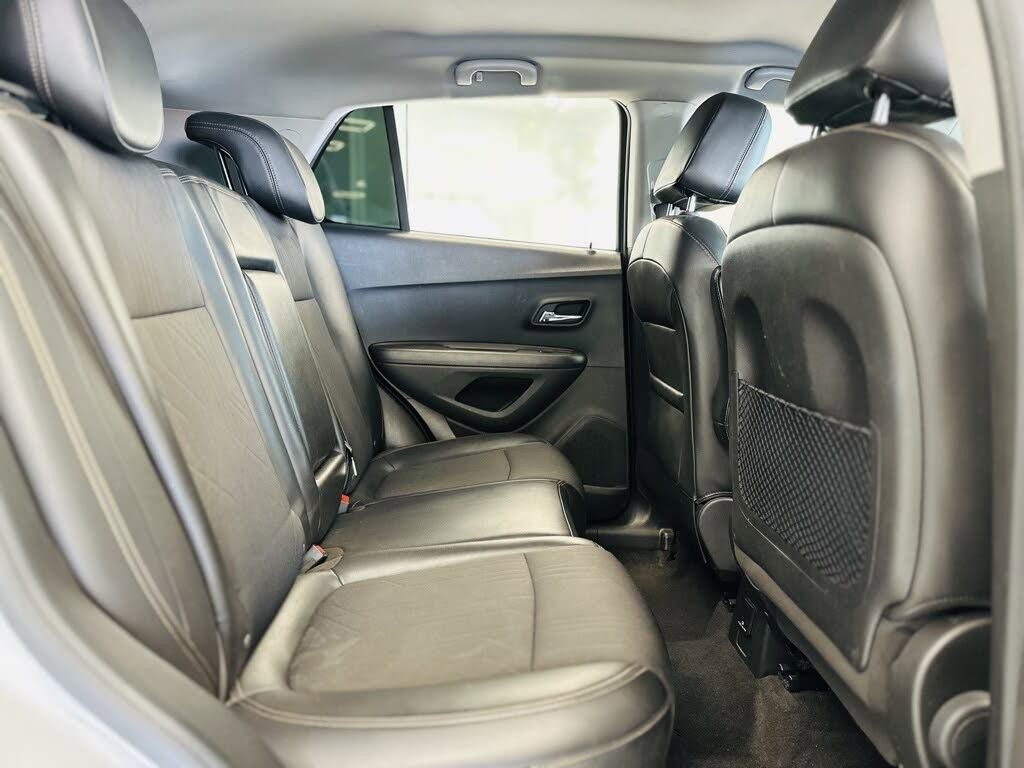 Used 2019 Chevrolet Trax LT w/ LT Convenience Package image 20