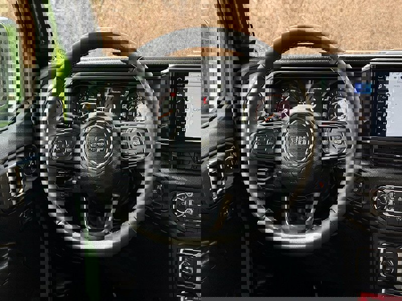 Used 2025 Jeep Wrangler Willys image 8