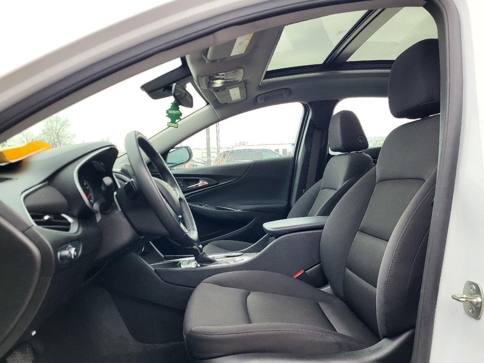 Used 2024 Chevrolet Malibu LT w/ Sport Edition image 9