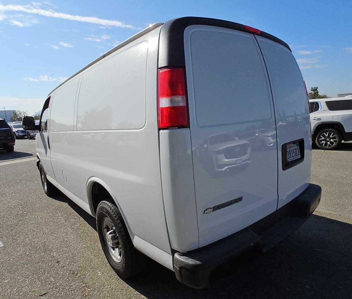 Used 2020 Chevrolet Express 2500 w/ Communications Package RWD image 3