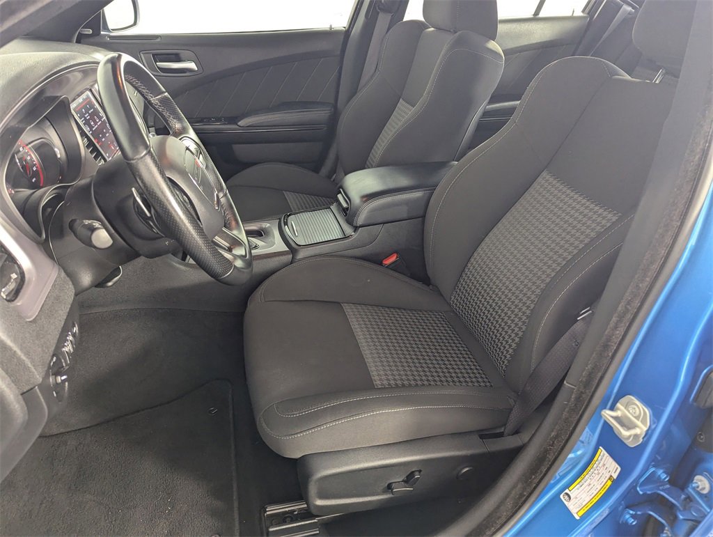 Used 2023 Dodge Charger R/T w/ Blacktop Package image 12