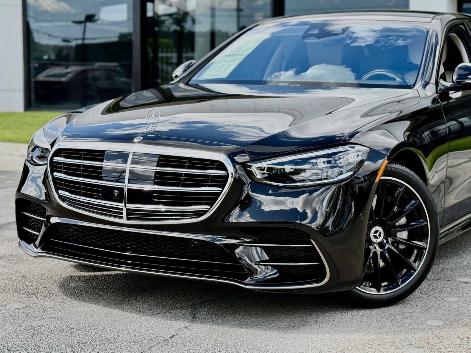 Used 2023 Mercedes-Benz S 500 4MATIC image 3