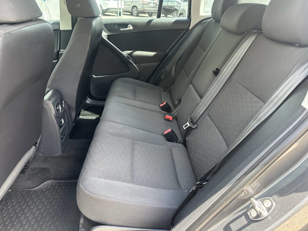 Used 2015 Volkswagen Tiguan S FWD image 16