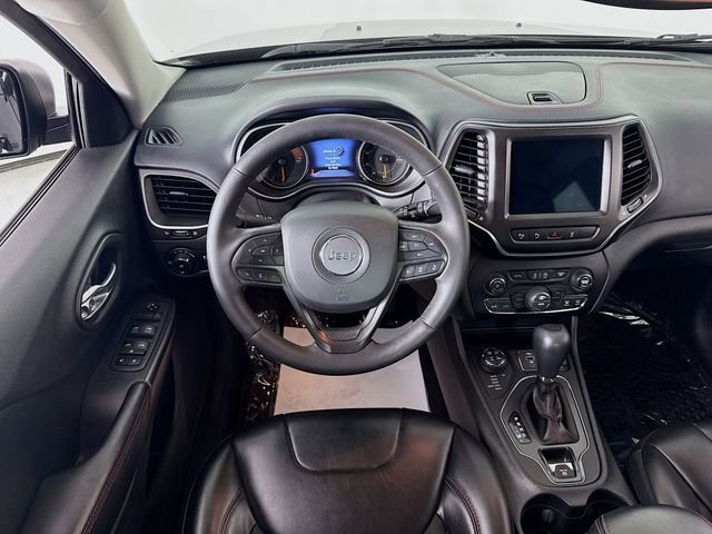 Used 2020 Jeep Cherokee Trailhawk w/ Technology Group image 21