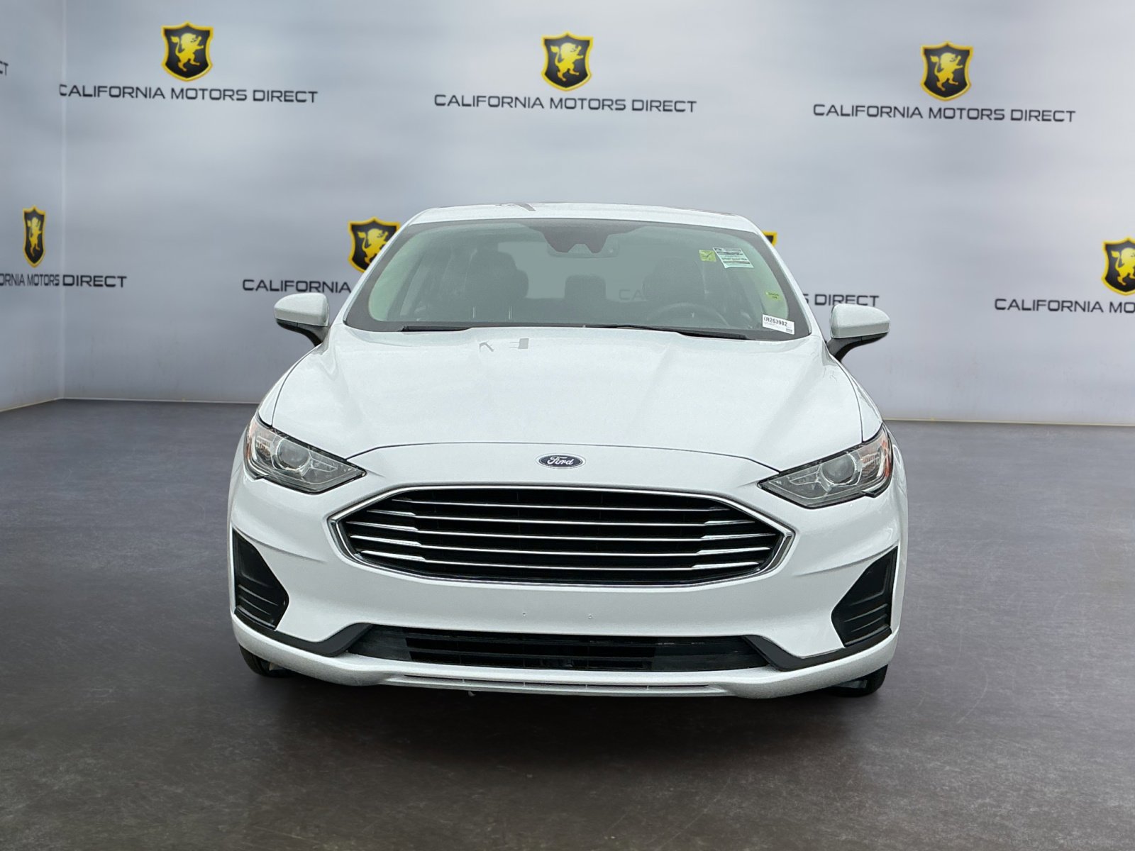 Used 2019 Ford Fusion SE FWD image 2