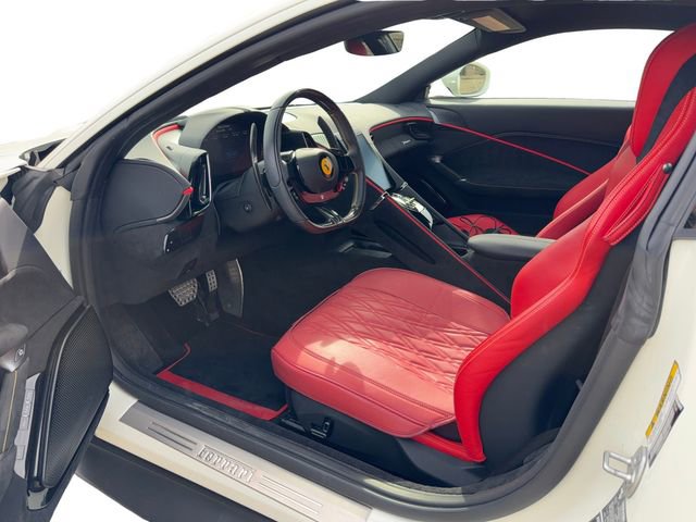 Used 2023 Ferrari Roma image 9