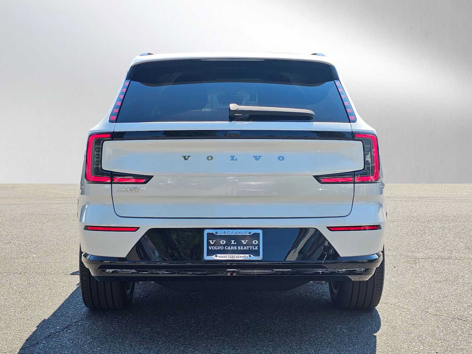 New 2025 Volvo EX90 Plus AWD/4WD image 4