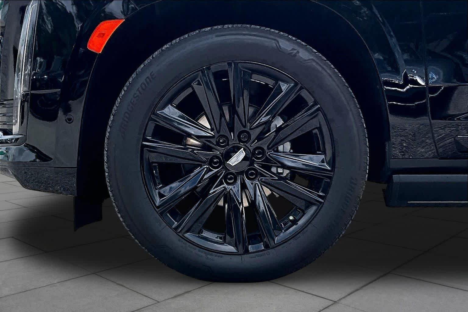 Used 2024 Cadillac Escalade Sport Platinum w/ Heavy-Duty Trailer Package AWD/4WD image 10