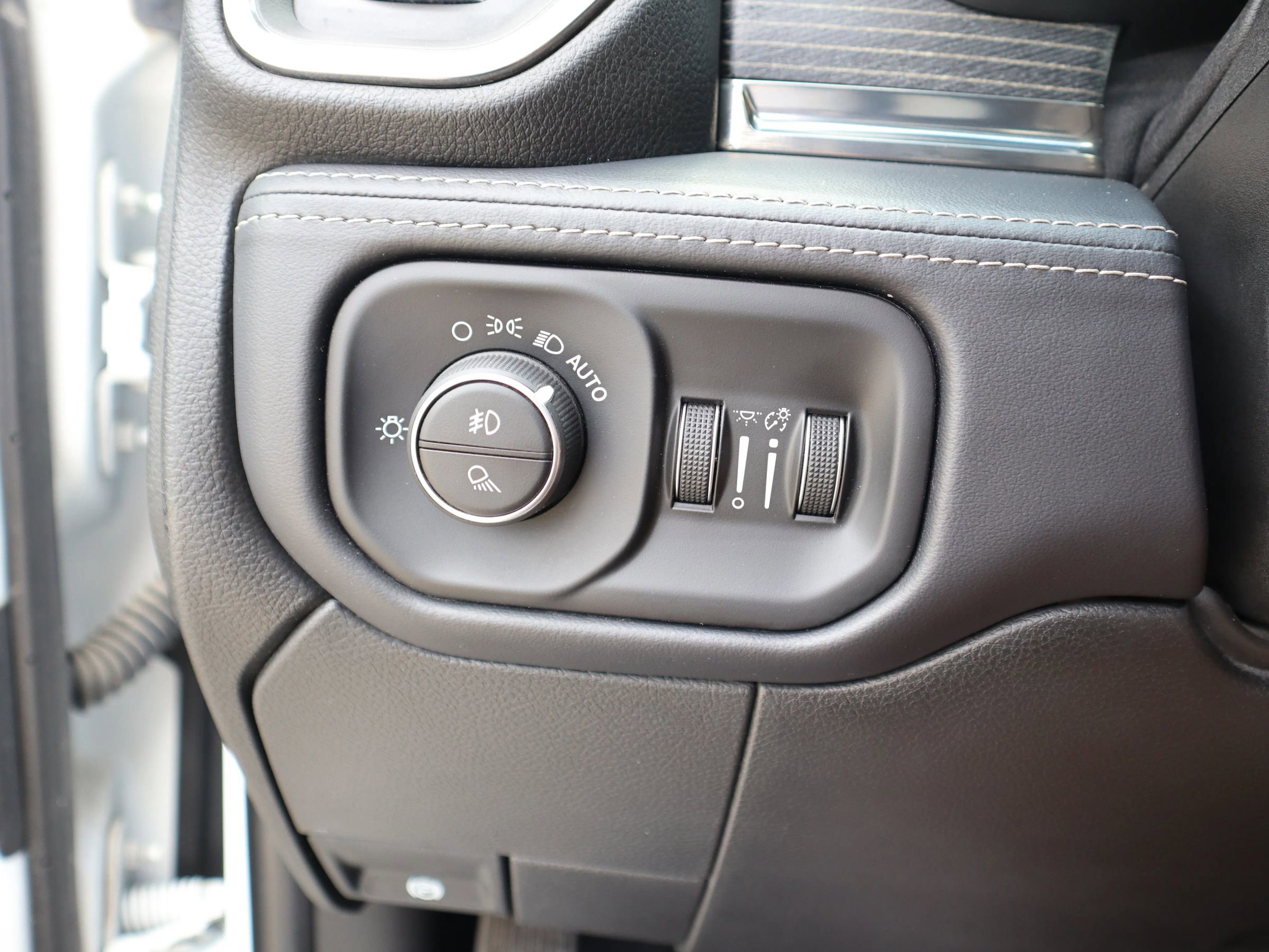 Used 2019 RAM 2500 Limited image 23