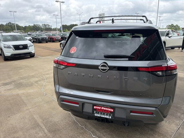 New 2026 Nissan Pathfinder SL image 3