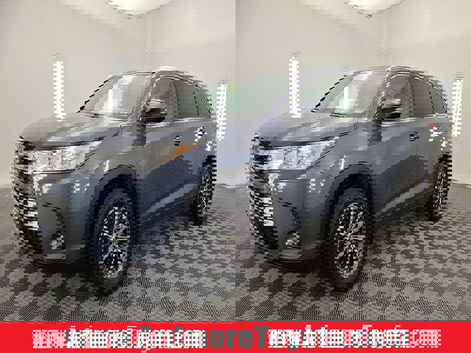 Used 2018 Toyota Highlander XLE image 1