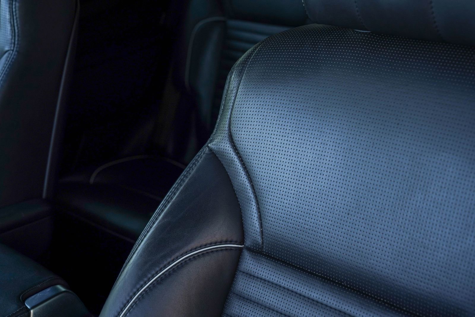 Used 2018 Land Rover Discovery HSE Luxury image 21